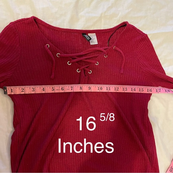 H&M Red lace up V neck croptop - Picture 5 of 8